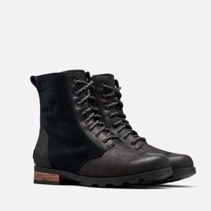 Sorel Emilie short lace boot